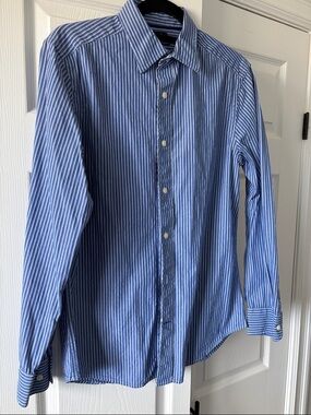 GAP Men's Blue and White Pinstripe Dress Shirt